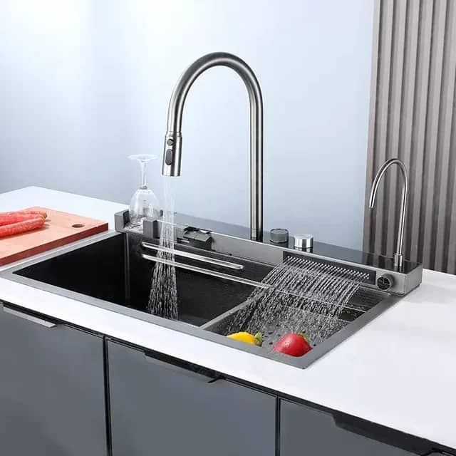 چطور بهترین سینک آبشاری را انتخاب کنیم؟ راهنمای انتخاب، امکانات و مزایا